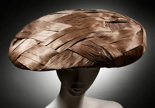Photo of Hat, Simone Mirman, about 1955, London. Museum no. T.351-1985. © Victoria and Albert Museum, London