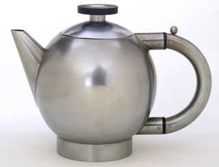 Photo of Tea pot, Naum Slutzky, 1928, Germany. Museum no. CIRC.1232-1967. © Victoria and Albert Museum, London