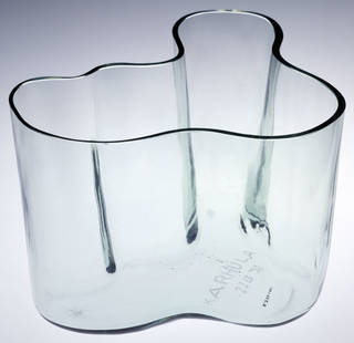 Photo of Savoy, vase, designed by Alvar Aalto, manufactured by Karhula, 1937, Finland. Museum no. C.226-1987. © Victoria and Albert Museum, London