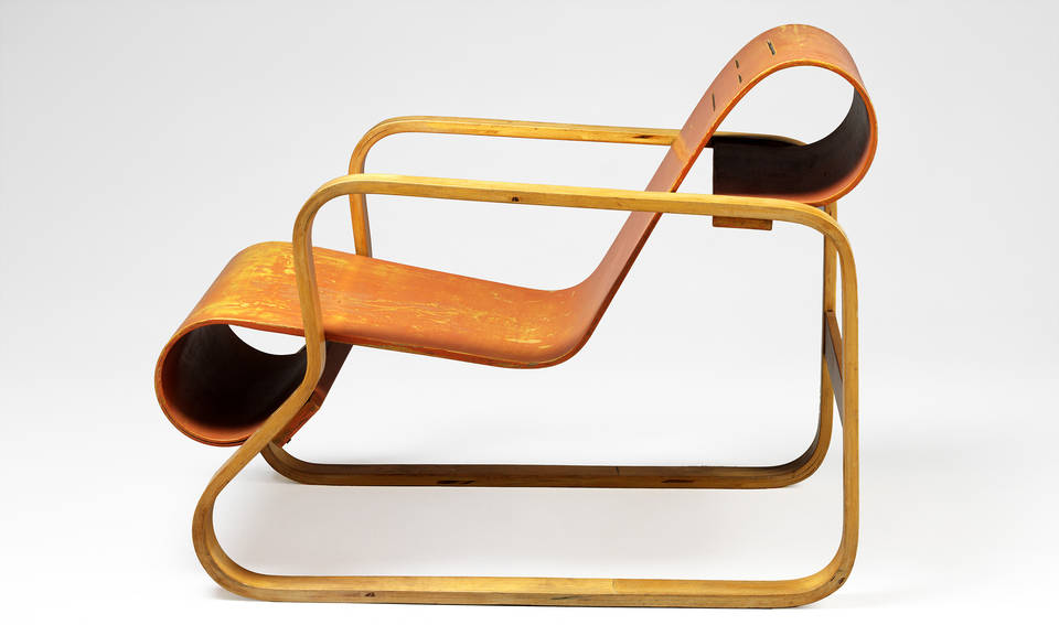 V&A · Take a seat a story of Modernism in three chairs