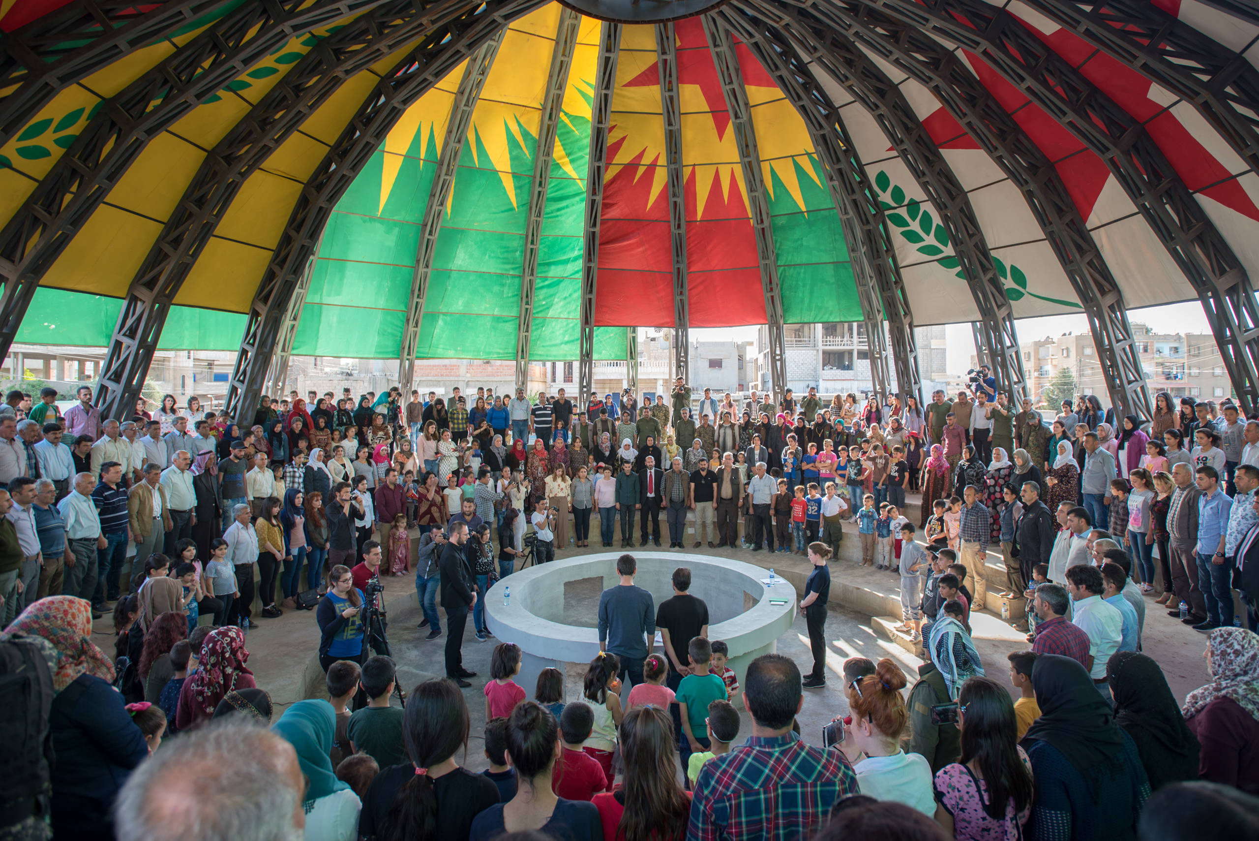 Project focus | Jonas Staal: New World Summit – Rojava · V&A