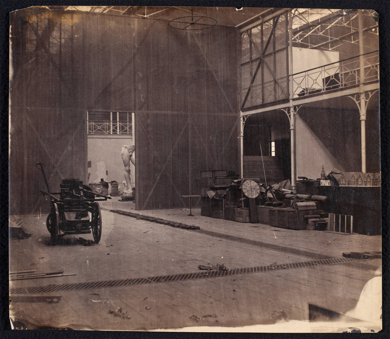 V&A Cast Court 裡的《大衛》石膏複製像｜來源：Victoria and Albert Museum