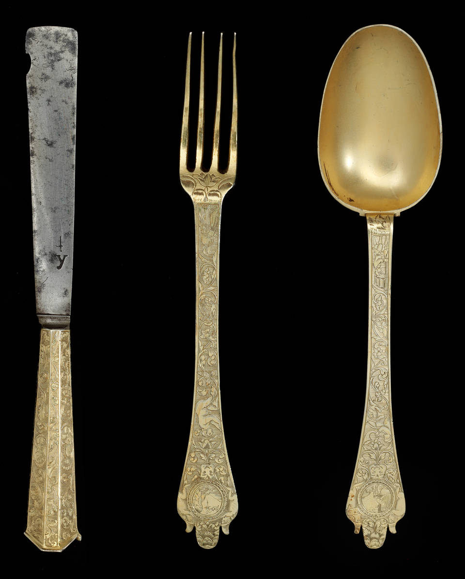 столовые приборы средневековья. первые столовые приборы. столовые приборы. самая дорогая в мире посуда de lamerie. столовые приборы древнего египта.