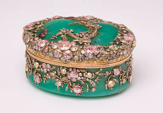 Snuffbox associated with Frederick the Great, about 1765, Germany. Museum no.
LOAN:GILBERT.412-2008. © Victoria and Albert Museum, London