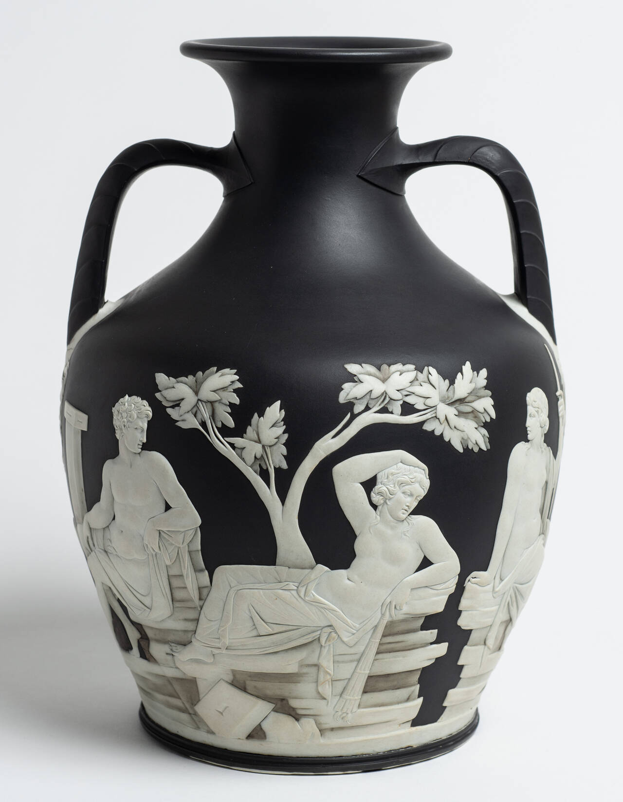 Josiah Wedgwood's Portland Vase · V&A