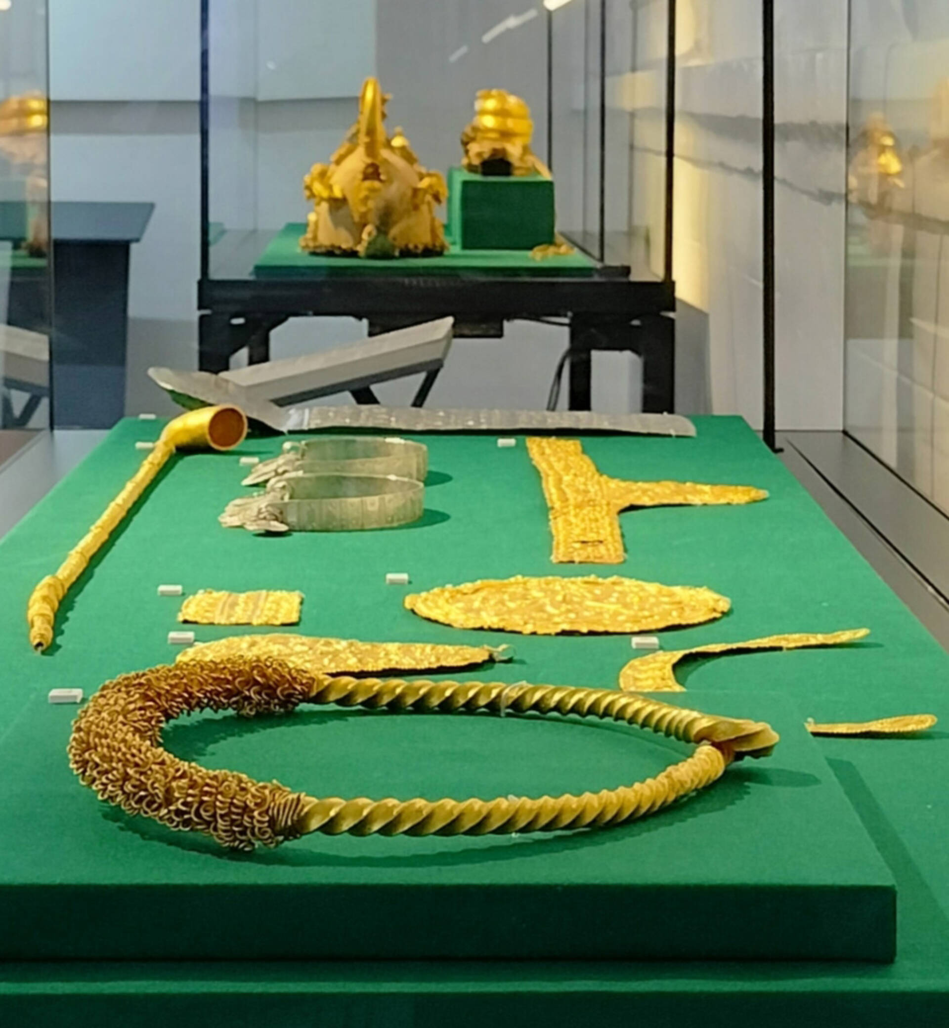 A history of Asante gold at the V&A · V&A