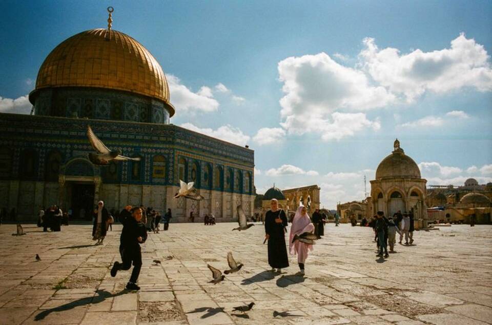 Photographing Palestine at V&A South Kensington